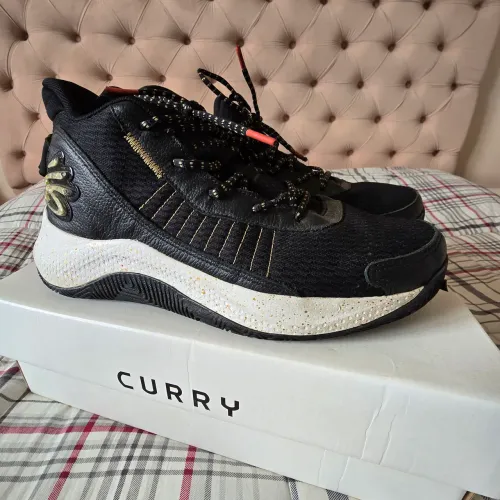 Tênis de Basquete Masculino Under Armour Curry 3Z7 - n 44