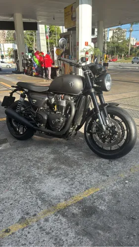 Triumph Speed Twin 1200