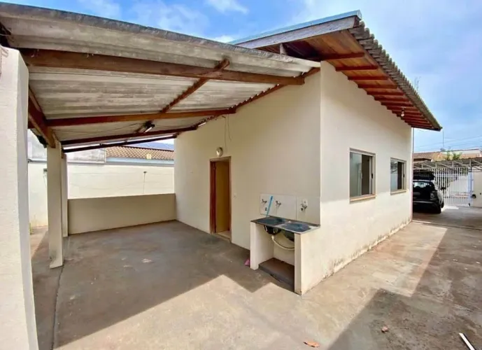 CASA A VENDA ZL DOM BOSCO COD072