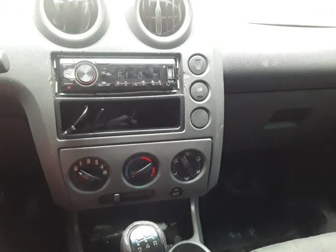 Ford Fiesta Supercharger 1.0 8V 95cv 5P 2004