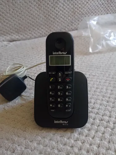 Telefone sem fio Intelbras.