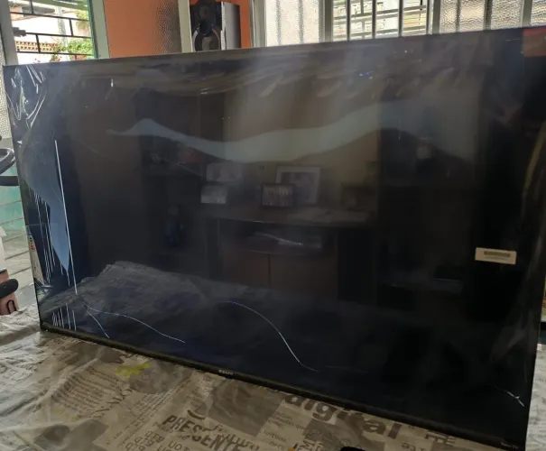 Smart TV TCL SEMP 43" - TELA QUEBRADA