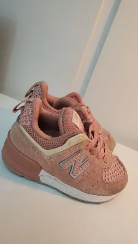 Tênis New Balance Rosa