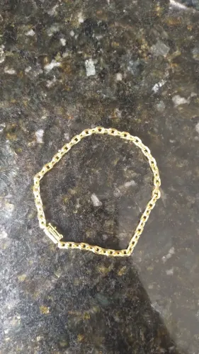 Pulseira cadeado 4mm, banhado em ouro 18k.