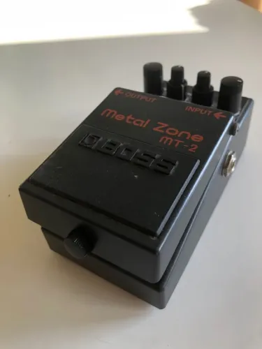 BOSS Metal Zone MT-2 + Fonte AC