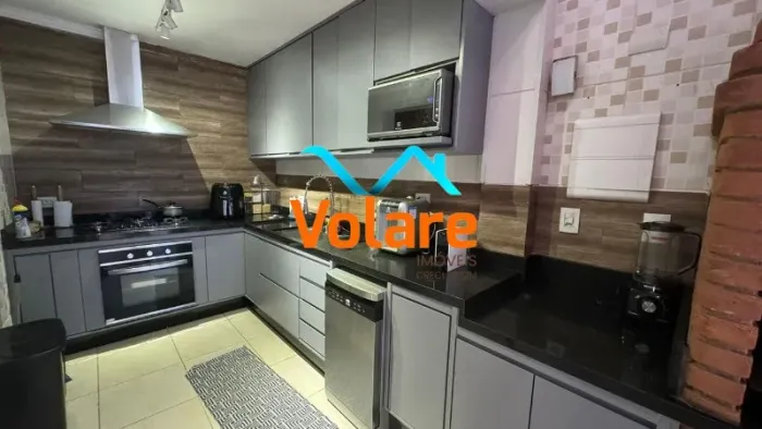 Imperdível: Casa à venda em Osasco-SP, Vila Yara, 4 quartos, 3 banheiros, 2 vagas, 235m².