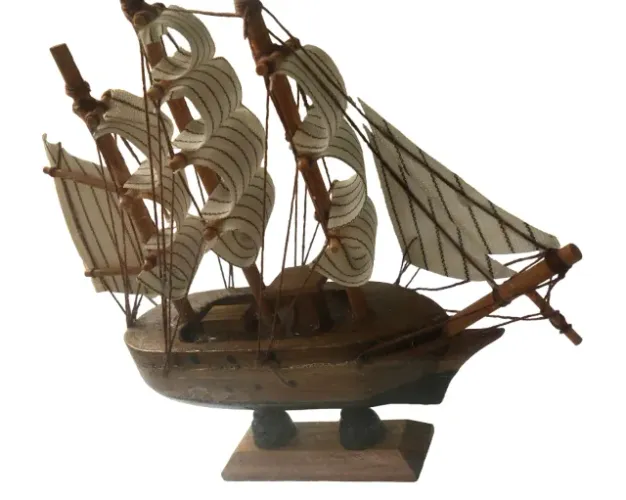 miniatura de barco