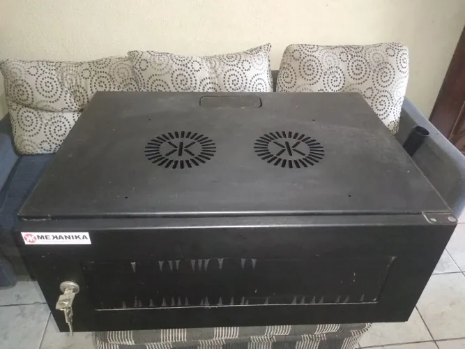 Rack de parede usado 