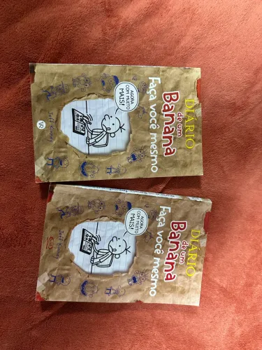 Vende-se livros diário de um banana 