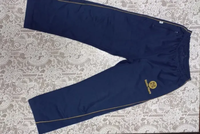 1 CALÇA DE UNIFORME COLÉGIO STELLA MARIS (CURITIBA) FUNDAMENTAL II (AZUL)