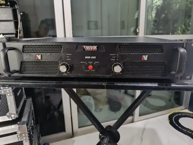 Amplificador Novik 1500 excelente estado