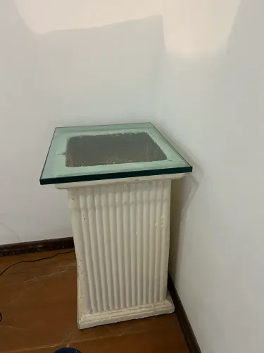 Mesa/mesinha de canto com luz
