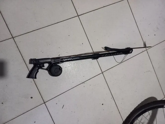 Vendo uma arbalete 60 Divecom usada