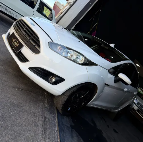 Ford Fiesta 1.5 16V Flex Mec. 5P 2014