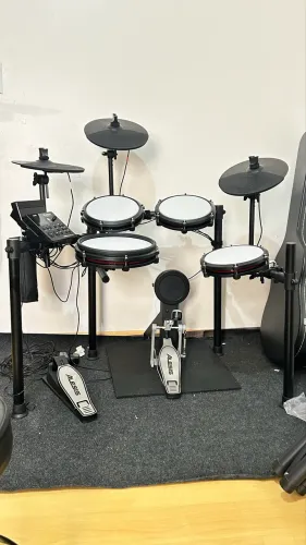 Bateria Eletrônica Alesis Nitro Max (Usada - 8 Meses de Uso)