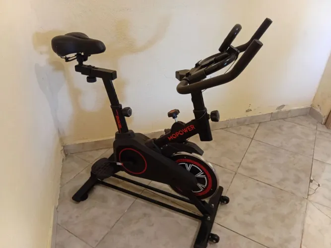 VENDO BICICLETA ERGOMETRICA SEMI NOVA