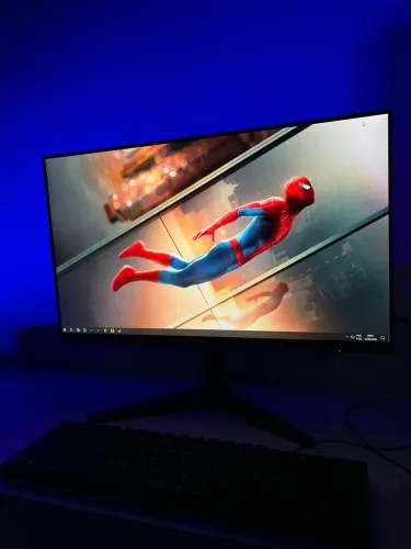 PC Gamer / Edição de vídeo, jogo ou software de edição + mesa de brinde