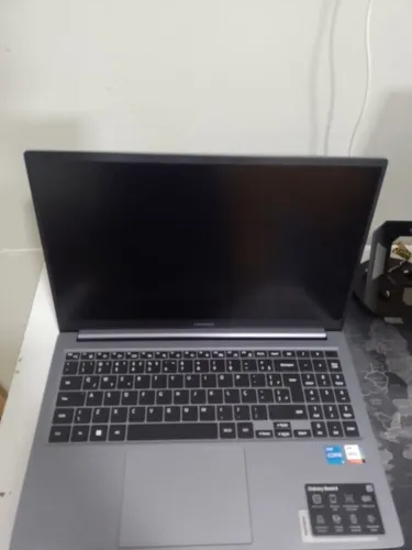vendo notebook Samsung book 4 