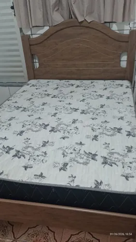 Cama de casal com colchão