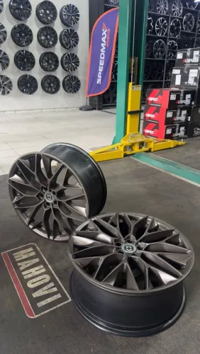 Jogo de Rodas Aro 22" HRE performance Wheels 