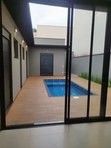 Condomínio Euroville II Casa Térrea com 3 Suítes, Piscina e 4 vagas, em Bragança Paulista