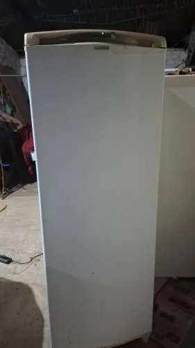 VENDO GELADEIRA CONSUL 300LTS FROS FREE NUM TÁ LINDA MAIS FUNCIONANDO 550 REAIS VR GRÁTIS