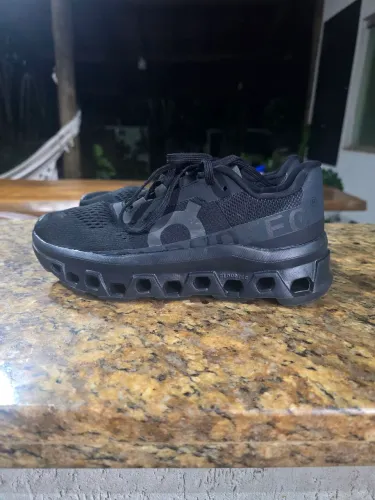 Vendo tênis Tênis On Running Cloudmonster 1 Preto