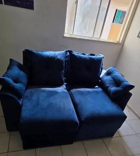 Sofa retrátil Azul - em Tecido aveludado