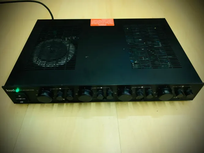 Amplificador LOUD APL 850 D com 4 canais