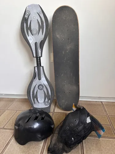2 skates + equipamentos de proteção