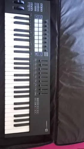 Controlador Novation 