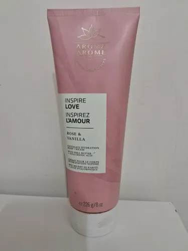 Hidratante Bath and body works Rose and vanilla