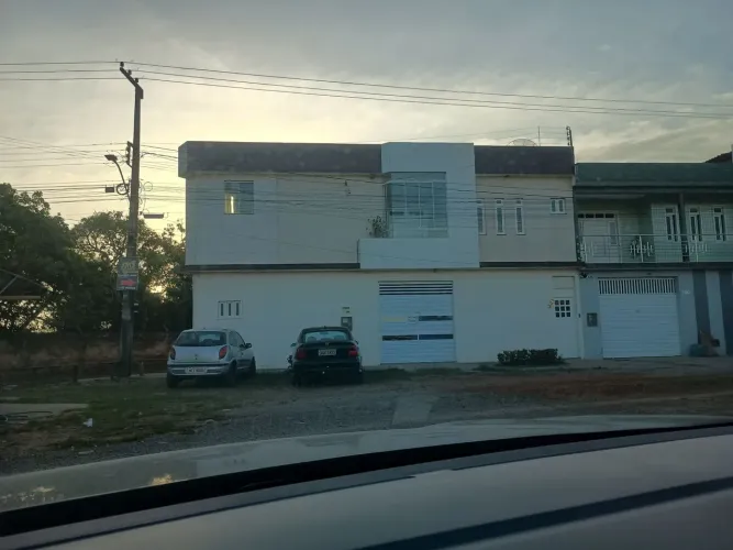 VENDO/ALUGO - Imóvel com área comercial no térreo e ampla residência no primeiro andar 