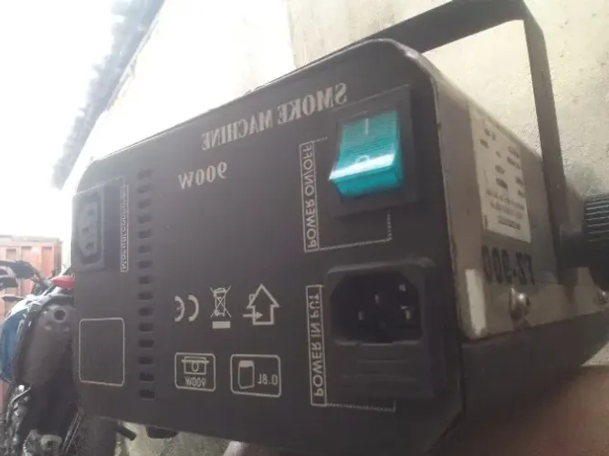 Máquina de fazer FUMAÇA FZ-900-W