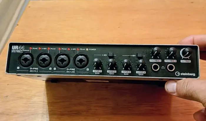 Interface de Áudio Steinberg UR44C 32bit/192kHz USB - leia descrição