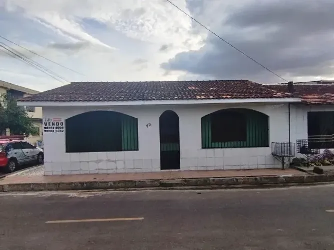 Ampla casa no Conjunto Girassol