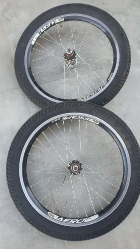 Par de Rodas Vzan Escape Aero Aro 20 + Pneus Novos