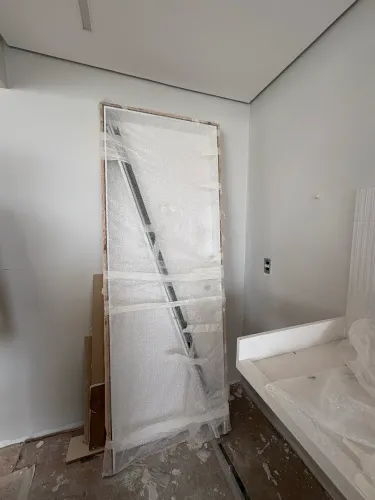 Porta com batente nova