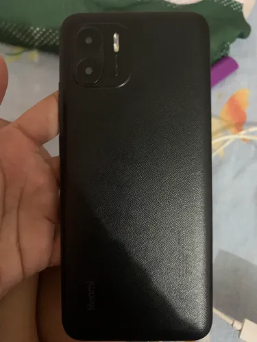 Vende-se celular semi novo 