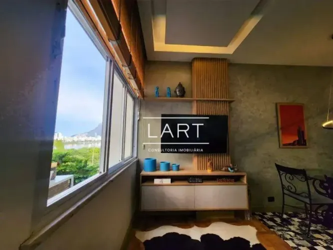 Apartamento reformado com vista para a Lagoa em localização privilegiada
