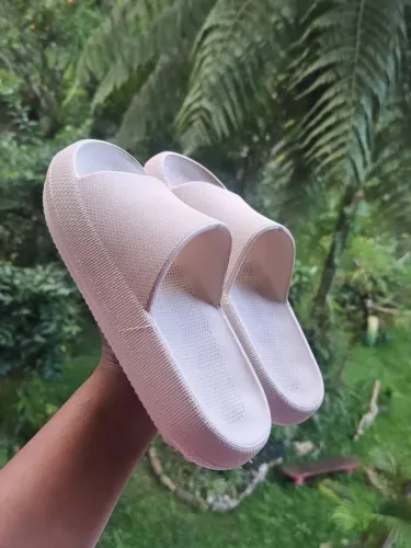 Chinelo nuvem feminina