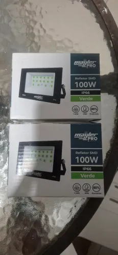 Vendo par de Refletor de Led Cor Verde