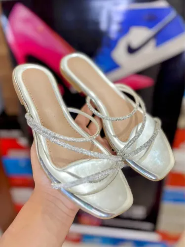 Chinela rasteirinha elegante na Promoção por apenas R$ 50