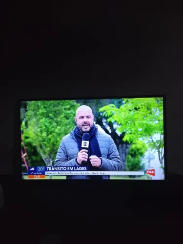 Vendo televisão 32