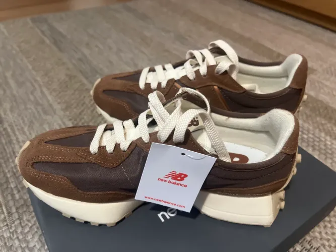 Tênis New Balance 327 feminino NOVO tamanho 36