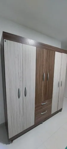 Guarda roupa conservado