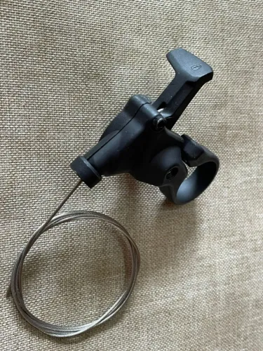 Trava de Suspensão Rock Shox Pop Lock.