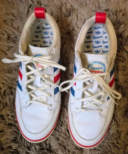 Tênis adidas Vespa couro 41