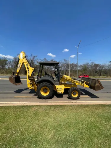 New Holland 2020 4x4