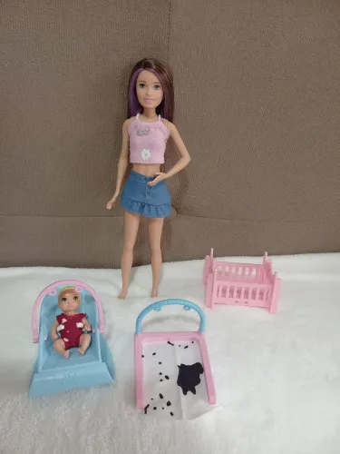 Boneca skipper com bebê e acessórios 